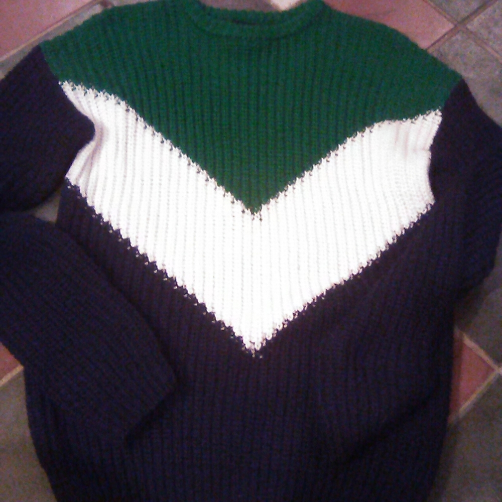 Brandnew forever 21 Cable knit sweater - Picture 1 of 2